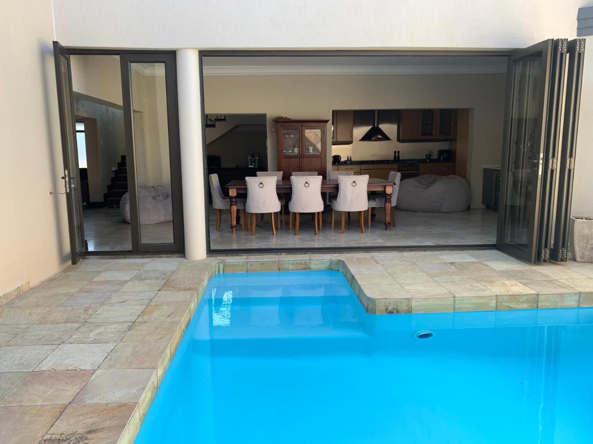 Swanepoel Guesthouse Jeffreys Bay Exterior photo